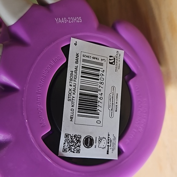 HELLO KITTY KAIJU FIGURAL BANK - Picture 7 of 9